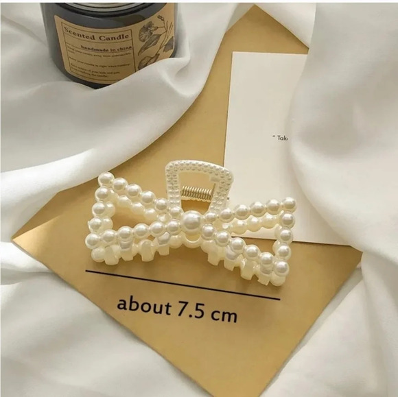 Imitation Pearl Geometric Hair Claws Bow - Picture 1 of 2